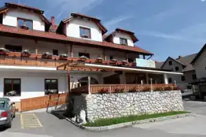 Hotel «Planinka», Savina