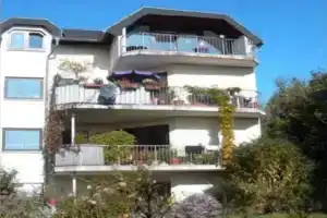 Souterrainwohnung mit großem Garten und Sauna, Кассель
