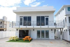 Ocean Front Flagler Beach Sleeps 5 People, Флаглер-Бич