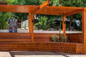 Sunny Days Hotel, Иксия