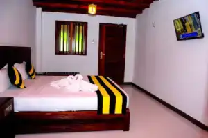 Happy Banana Hotel, Унаватуна