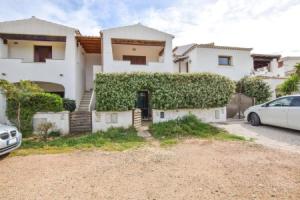 Nice Apartment in La Caletta With 2 Bedrooms, Калетта