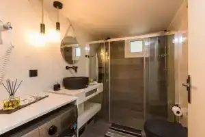 Mpali Bay View And Beach Front Apt Crete, Балион