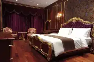 v v Hotel Battambang, Баттамбанг