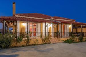 Toscana Villa 1 - 2 Bedroom Private Pool Villa, Закинф