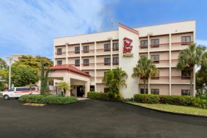 Отель «Red Roof Inn Plus+ Miami Airport», Майами