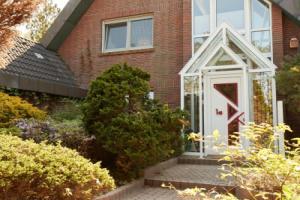 Cottage With a Fireplace Just 10 Minutes From the Beach, Санкт-Петер-Ординг