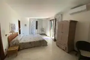 Albarella Villa With sea View and Pool, Альбарелла