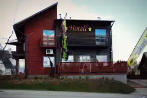 Murakas Hotel, Отепя