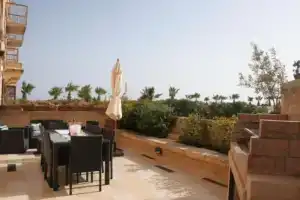 La Best Fort Chambray, Айнсилем
