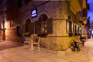 Comfortable Flat with Jacuzzi near Hadrian's Gate, Анталья