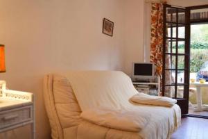 Appartement Le Lavandou, 1 pièce, 2 personnes - FR-1-251-66, Ле Лаванду