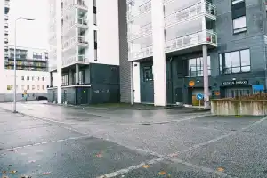 Modern 1BR Apt with Sauna, Balcony & Free Parking, Тампере