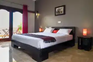 Riviera Hotel & Resort Kep, Кеп