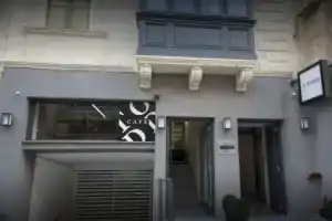 Mr Todd Hotel, Слима