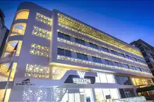 White Line Boutique Hotel, Элязыг