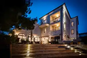 Hotel «Nikola», Водице