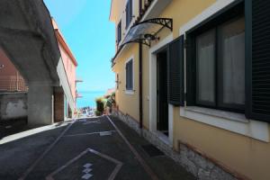 Flat Near The Historic Centre With Private Parking, Кастельмола
