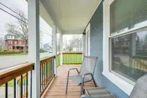Charming Home - 2 Mi to Niagara Falls State Park!, Ниагара-Фолс
