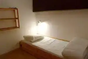 Studio in Talant, With Enclosed Garden and Wifi, Дижон