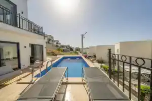 3 Bedroom Villa With Private Pool 10 Minutes Away From Yalikavak, Гюмюшлюк