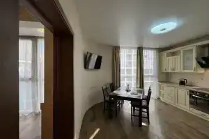 Аврора на улице Войкова, Сочи