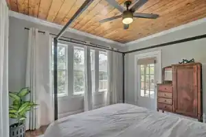 Historic Home w/ Yard Near St Mary's Strip!, Сан-Антонио