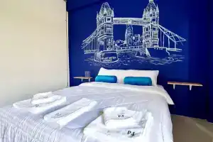 PJ Loft Hotel, Лопбури