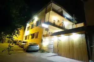 Log Inn Boutique Hotel, Тбилиси