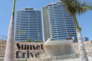 Sunset Drive Sea Views Apartment, Бенидорм
