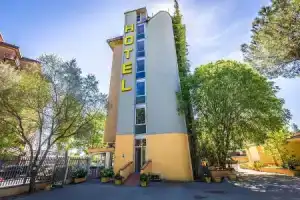 Hotel «Real Ristorante e Pizzeria Parking Free !!!», Флоренция