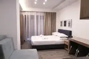 Eantos Studios and Suites, Перея