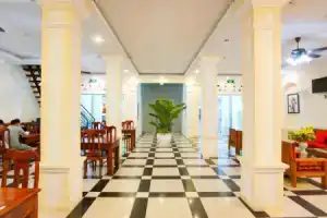 Stay Hotel, Хюэ