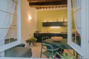 Picabon Quiet Apartment with AC & Balcony, Монтероссо-аль-Маре