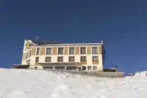 Отель «RezoHut», Гудаури