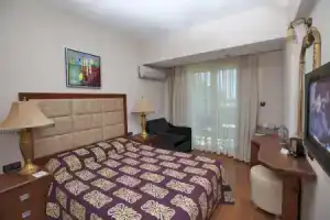 Laur Hotels Experience & Elegance, Дидим