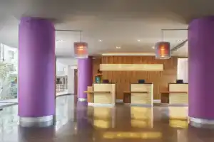 Отель «Courtyard by Marriott Mexico City Airport», Мехико