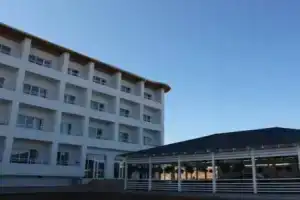 Вилла Санторини, Затока