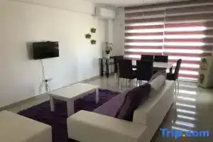 Three Bedroom Apt, Central Location, spacious, Никосия