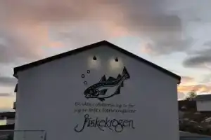 Fiskekrogen Rorbuer, Хеннигсваер