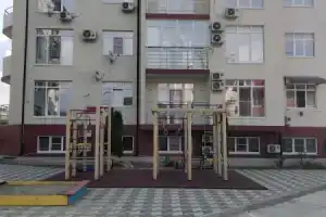 Семейные апартаменты, Новомихайловский
