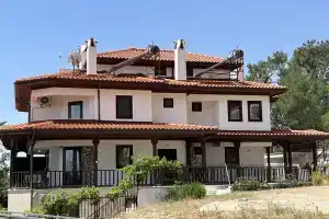 Villa Mobella, Акьяка