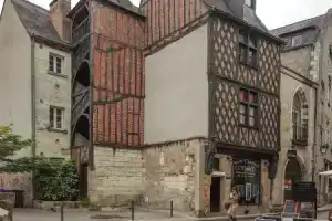 Grand T2 Vieux Tours Immeuble historique, Тур