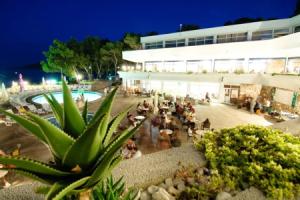 Hotel & App. Fontana Jelsa, Елса