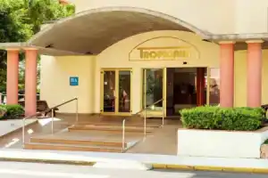 Aparthotel Tropicana, Кала-Бона