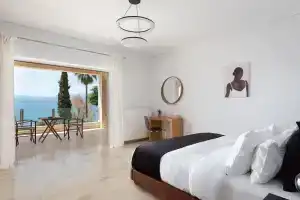 Eretria Luxurious Seafront Villa, Халкида