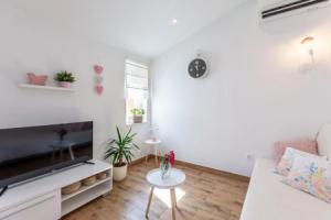 Stunning Apartment in Milna With 1 Bedrooms and Wifi, Милна