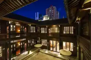 Silver Chest Boutique Hotel, Куньмин
