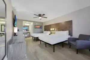 Отель «Quality Inn & Suites Airport - Cruise Port Hollywood», Голливуд