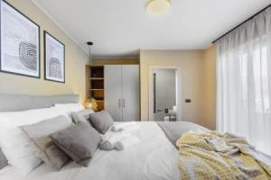Apartment Near Beach With Pool, Karigador
